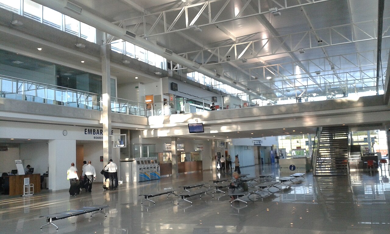 Interior de la Terminal Fluviomarítima Colonia (ANP), Puerto de Colonia, Colonia del Sacramento